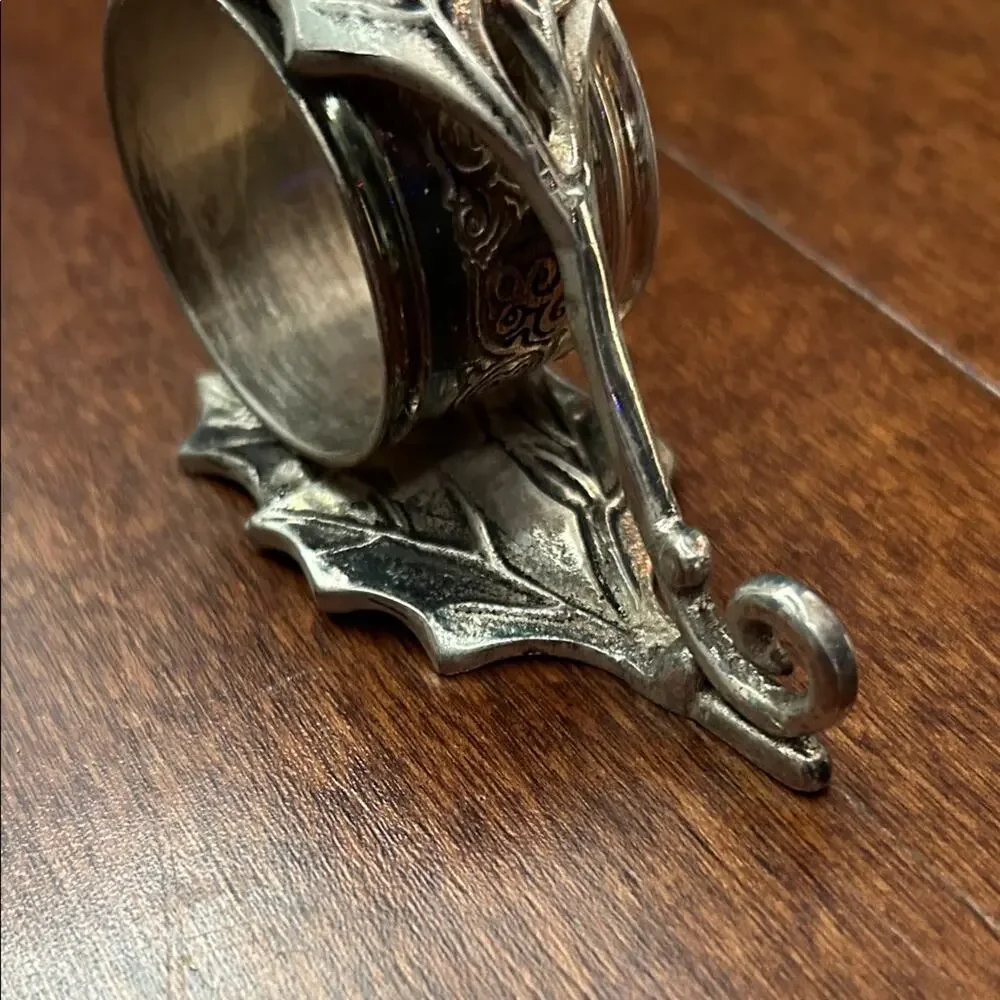 Vintage holly leaf